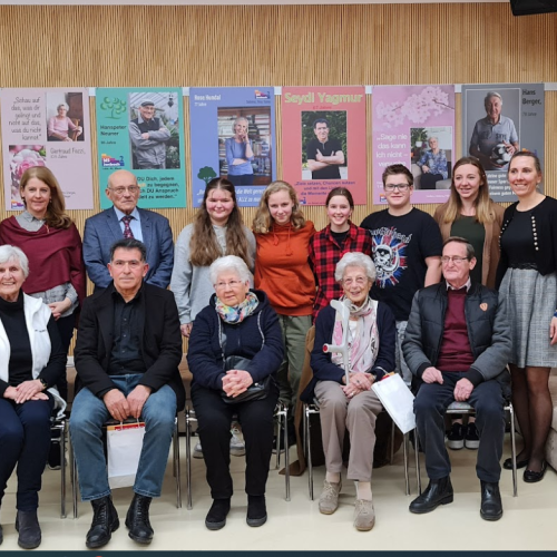 Botschafter*innen mit Organisationsteam und Schüler*innen